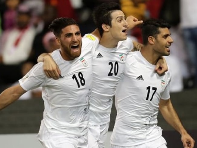 �ran, �zbekistan'� 2-0 ma�lup etti ve D�nya Kupas�'na kat�lmay� garantiledi