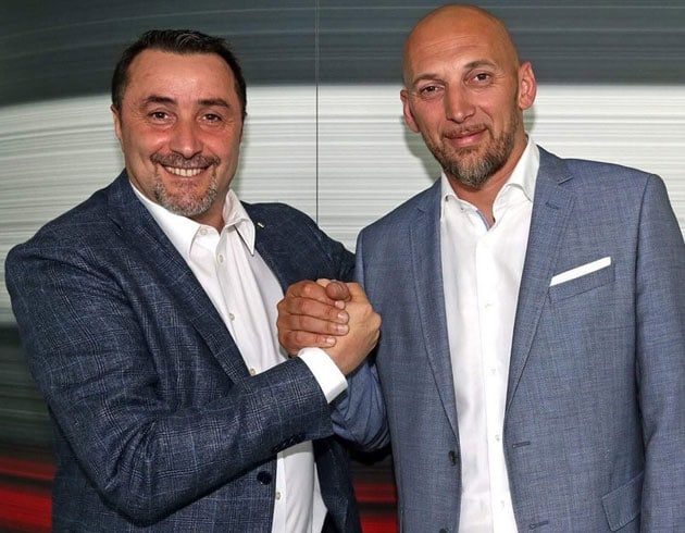 Milan Abbiati'yi kul�p menajeri yapt�