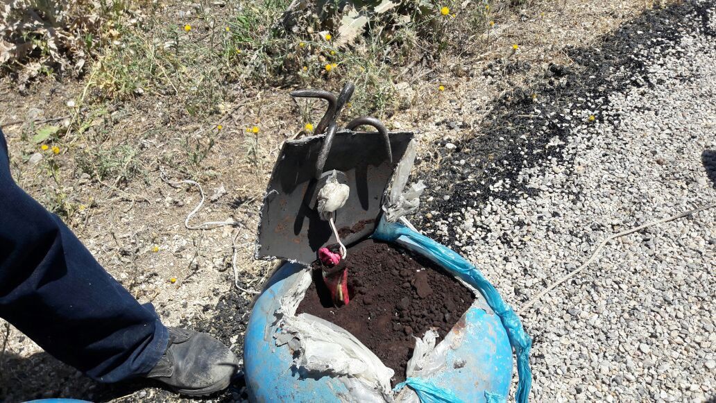 Diyarbak�r'da menfeze tuzaklanan el yap�m� patlay�c� bulundu 