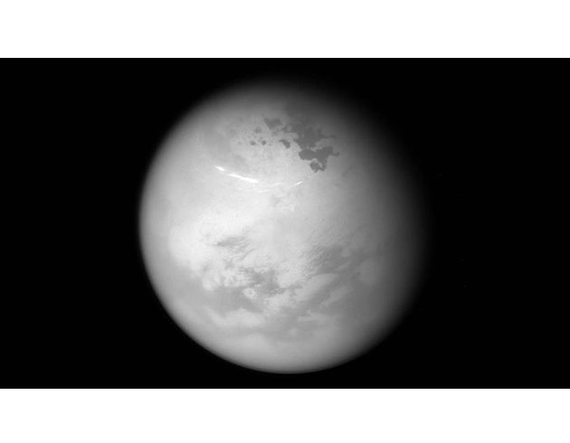 Cassini Sat�rn'�n uydusu Titan'�n 'kuzey yaz�n�' g�r�nt�ledi