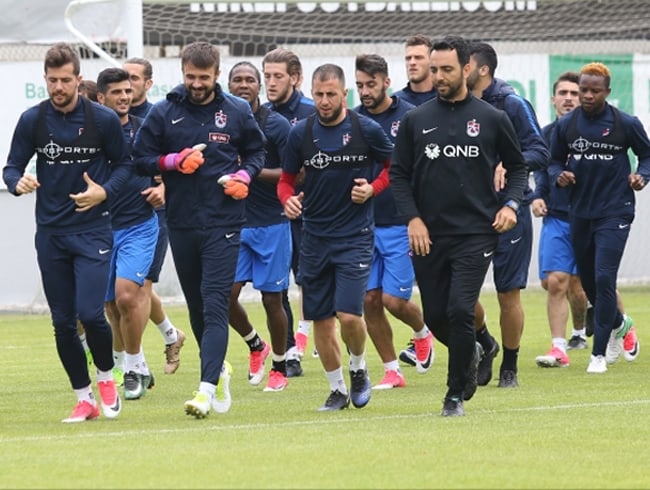 Trabzonspor eldeki yabanc futbolcular gndermeyi planlyor