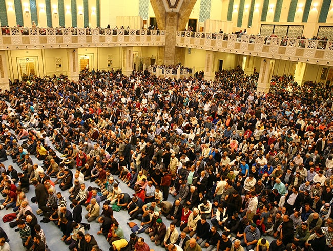 Bakent'te Kadir Gecesi'nde camiler doldu tat