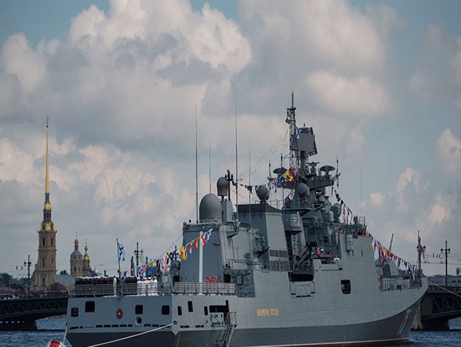 Rusya, Akdeniz'de bulunan sava gemilerinden DEA mevzilerini vurduunu aklad