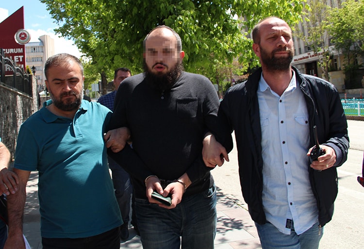 Erzurum'da ''canm sklnca ate'' ettim diyen ve 2 ocuu srtndan vuran zanl tutukland