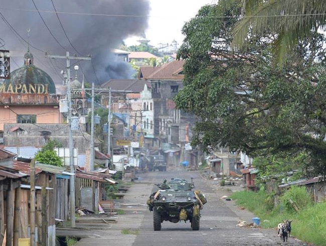 Filipinler'de kuatma altndaki Marawi'de 8 saatlik atekes ilan edildi