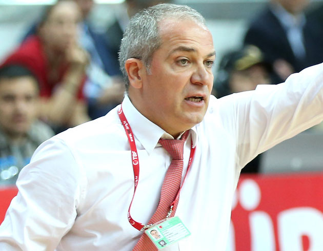 Ekrem Memnun Eski�ehir Basket ile anla�t�