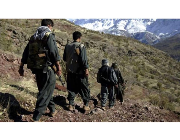 Trk bayrakl tirtler iinde 'PKK'llar