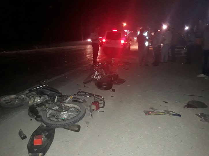Adana'da otomobil motosikletlere arpt: 2 kii ld, 1 kii yaraland