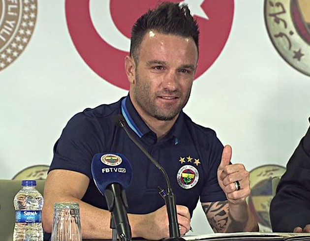 Mathieu Valbuena i�in imza t�reni d�zenlendi