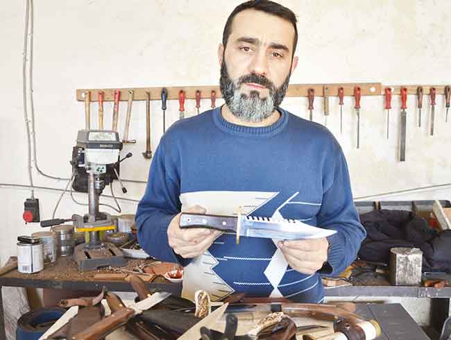 Geleneksel el  sanat�n� ya�at�yor