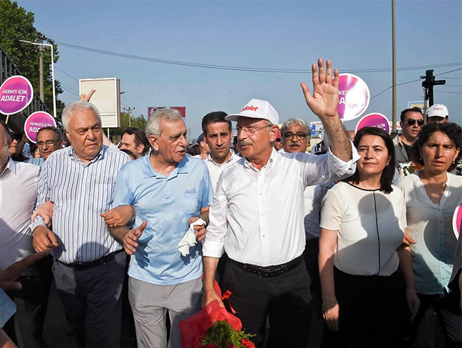 Ahmet T�rk hakk�nda su� duyurusunda bulunuldu