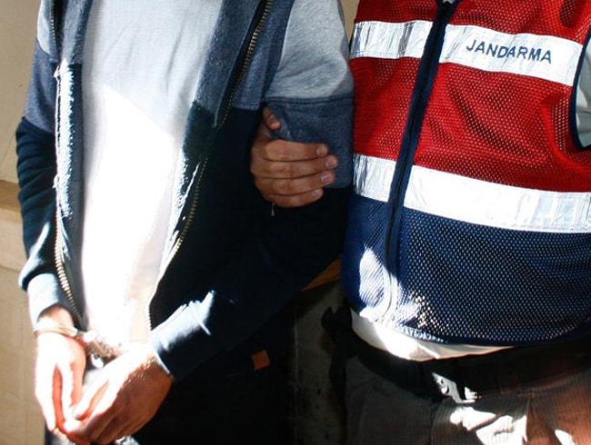 Suriye s�n�r�nda 'canl� bomba' d�zene�iyle yakaland�