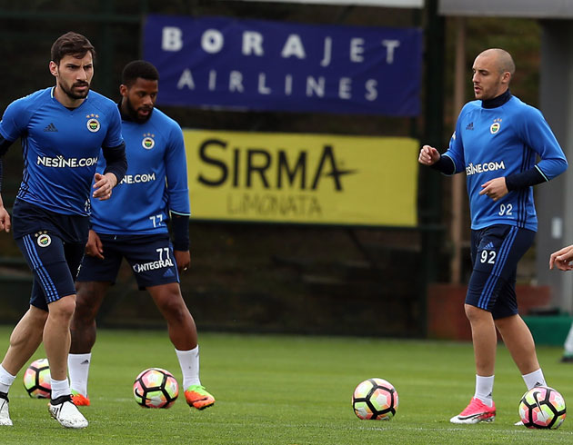 Fenerbah�e'de Aatif ve �ener gerginli�i
