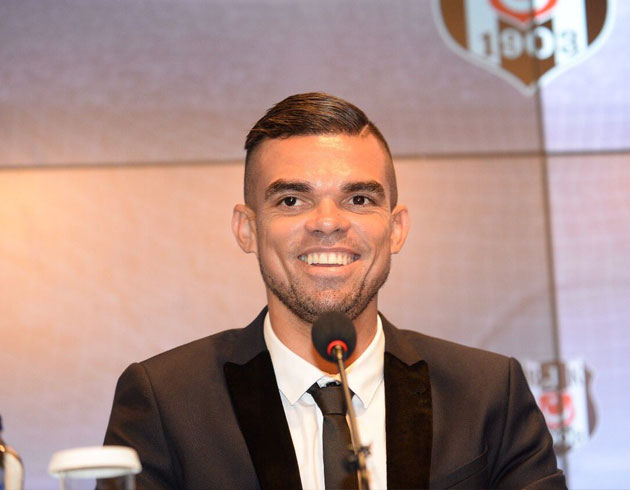 Pepe: Bana ve eime gelen mesajlar Beikta'a transfer olmam kolaylatrd