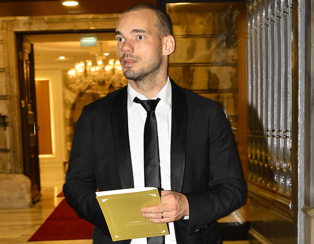 Galatasaray ynetimiyle Sneijder arasnda ipler gerildi