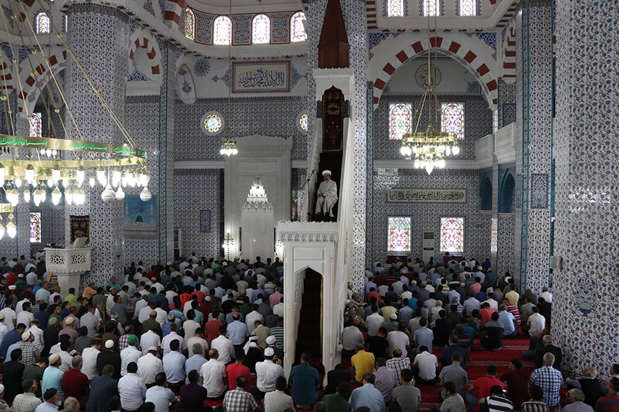 Cuma hutbesinden: Merhametimize snan canlar, insanlmzn imtihan