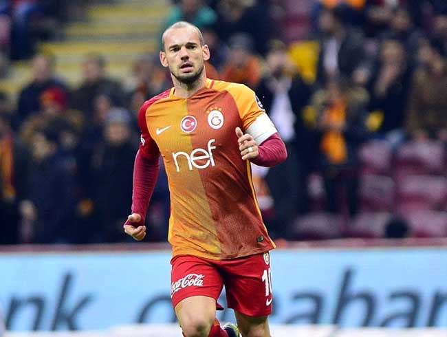 Sneijder, Galatasaray'n UEFA'ya bildirdii takm listesinde yer almad