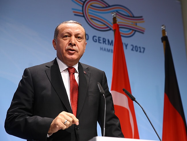 Cumhurbakan Erdoan Hamburgda yzlerine syledi: Hi tereddt etmeyeceiz