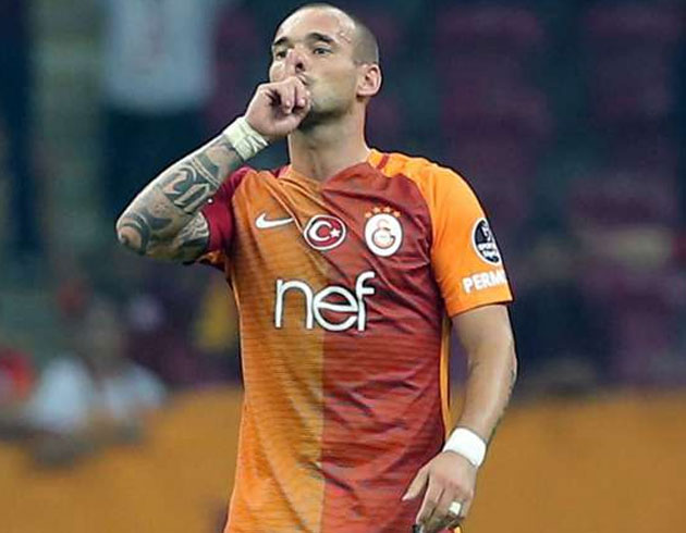 Wesley Sneijder Galatasaray'n kararn aklad