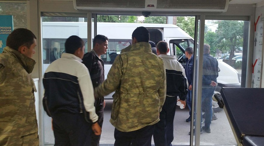 Manisa'da askerlerin zehirlenmesine hindi etinin neden olduu bildirildi