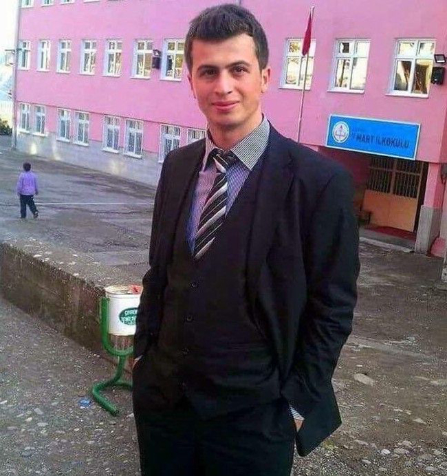  Tunceli�de bulunan ceset ter�ristler taraf�ndan ka��r�lan Necmettin ��retmene ait ��kt�