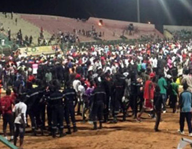 Senegalde stadyum facias! 8 kii hayatn kaybetti
