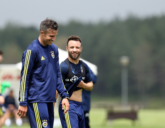 Robin van Persie: Aykut Kocaman beni heyecanlandryor