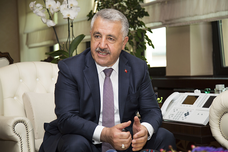 Bakan Arslan: Demiryolunu kesintisiz hale getireceiz