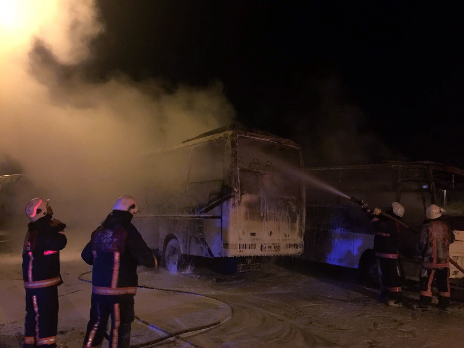 Silivri'de 4 servis arac yand