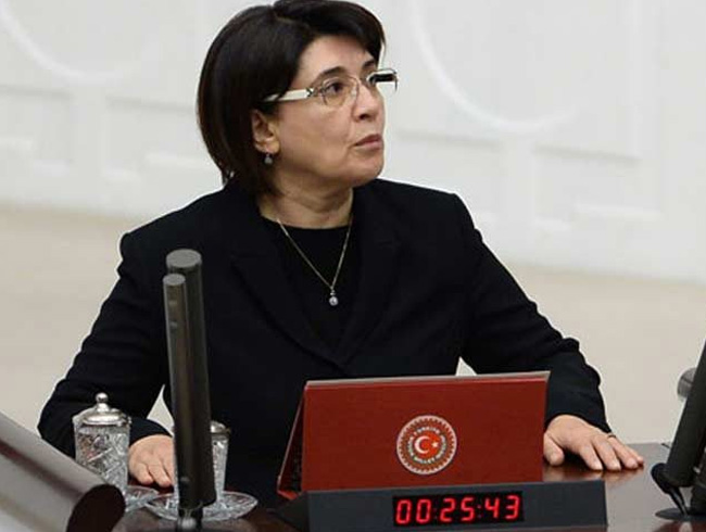 Leyla Zana'nn dosyas Anayasa-Adalet Karma Komisyonuna sevk edildi