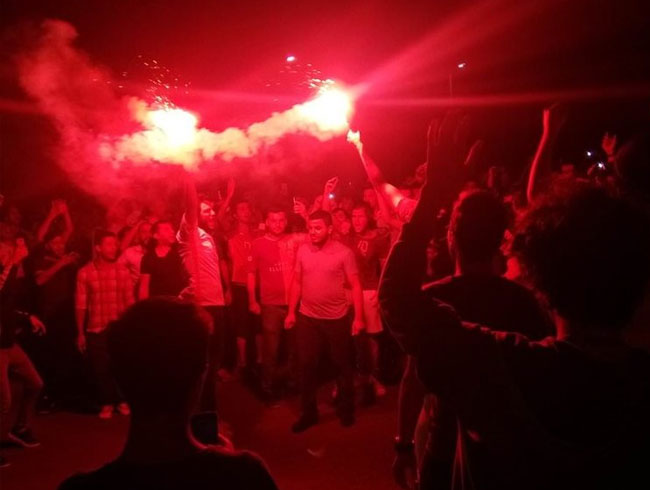 Galatasaray taraftarlar Florya Metin Oktay Tesisleri nnde ynetimi protesto etti