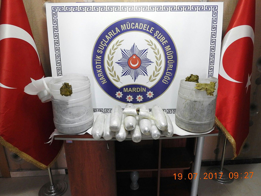 Mardin Emniyet Mdrl ekipleri 11 kilogram esrar ele geirdi