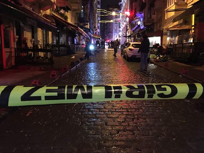 Adana'da barda silahl kavga: Bir kadn hayatn kaybetti 5 kii yaraland
