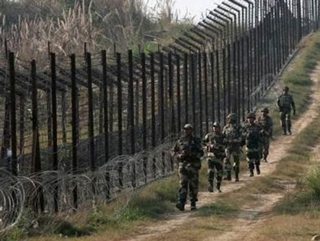 Pakistan'dan Hindistan'a misilleme: Cammu Kemir'de 3 Hint askeri ld