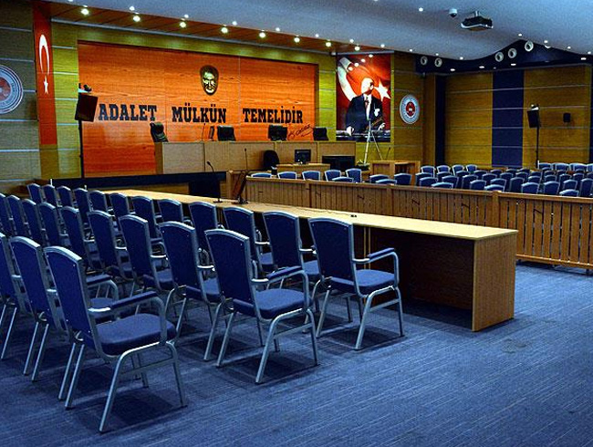 Yalova'da grlen FET/PDY davalarnda ilk ceza verildi