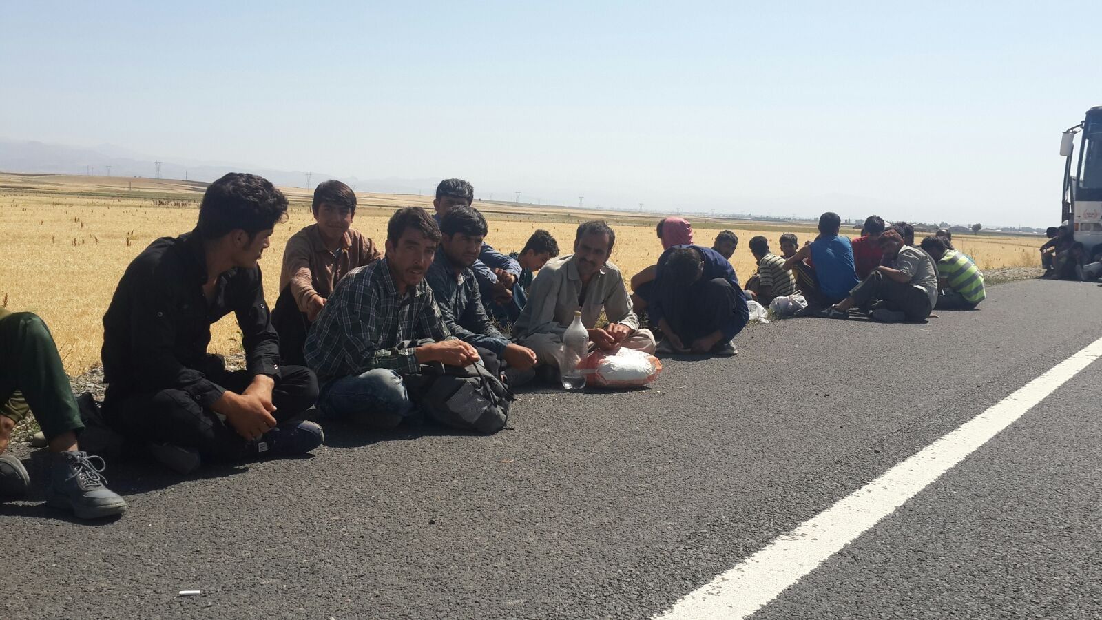 Ar'da yolcu otobsnde 150 kaak yakaland