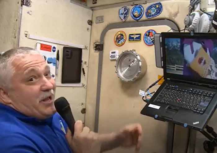  Maa ile Koca Ay'nn galas uzayda yapld