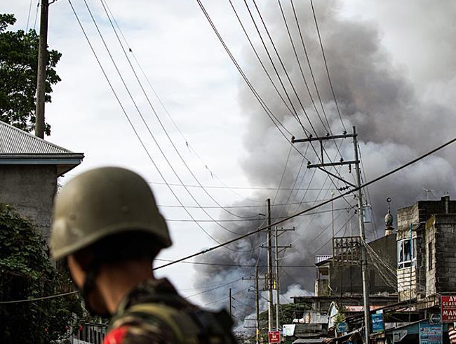 Filipinler'de el bombal saldr: En az 9 asker hayatn kaybetti