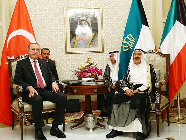 Cumhurbakan Erdoan, Kuveyt Emiri Sabah'n onuruna verdii akam yemeine katld