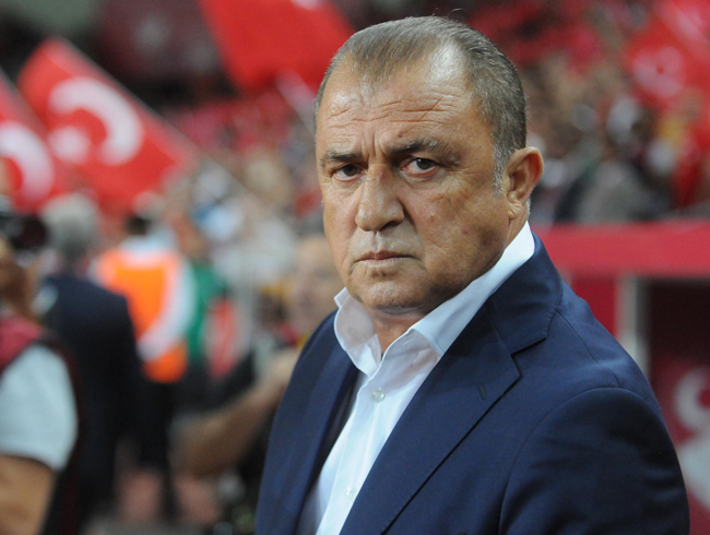 Trkiye Futbol Federasyonu Bakan Vekili Nihat zdemir: Fatih Terim istifa etti