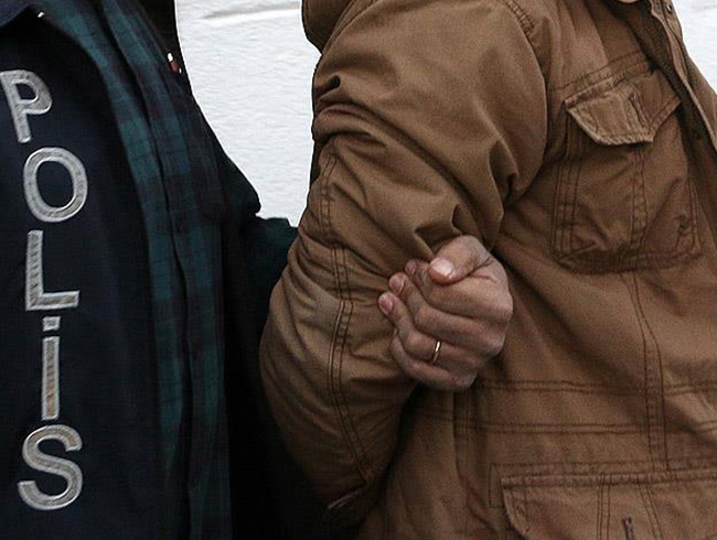 Afyonkarahisarda FET operasyonunda 8 kii tutukland