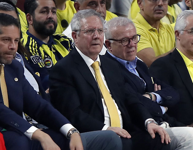 Fenerbah�e Ben Arfa ve Lucas Perez'in pe�ini b�rakm�yor