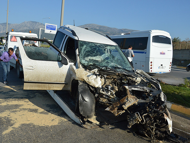 Manisa'da trafik kazas: 6 yaral