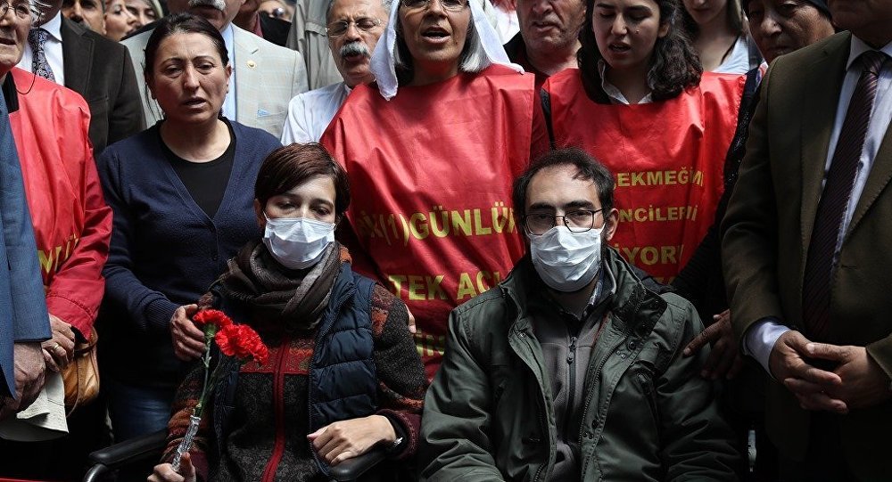 AHM'den Nuriye Glmen ve Semih zaka'ya ret