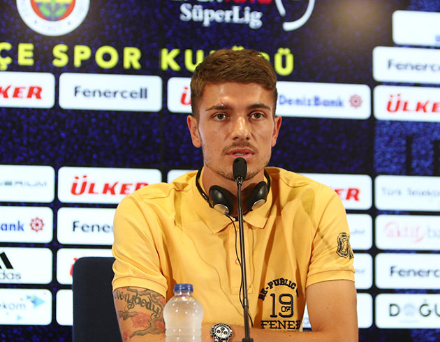 Fenerbahe Neustadter'in transferine izin vermedi