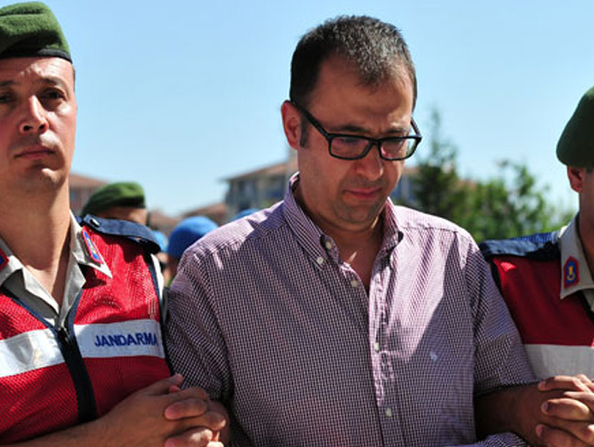 Darbenin sivil  yneticilerinden Hakan iek, 60 milyonluk mal varln alarak elde etmi!