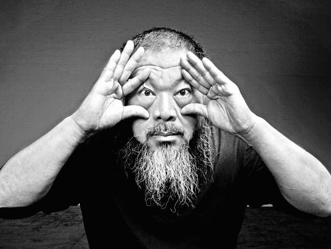 Ai Weiwei porselenleriyle  geliyor