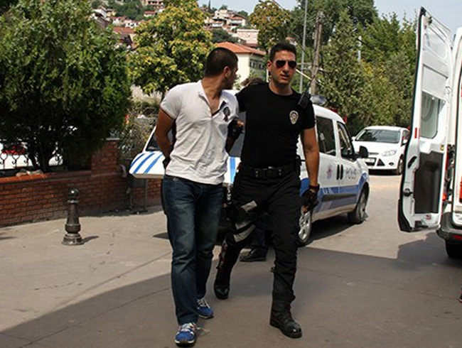 Kocaelide hapse girmemek iin sahte kimlik kard, kimlik bilgilerini kada yazd 