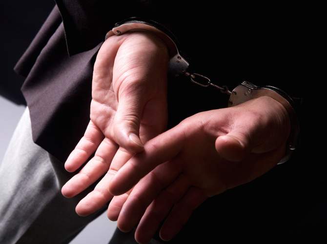 Erzincan'da FET/PDY operasyonu: 12 zanl gzaltna alnd