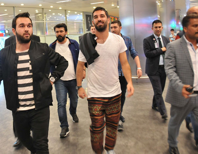 Galatasaray 1 hafta iinde Arda Turan' aklamak istiyor
